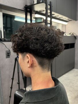 リッチブランドアンドコー(Rich Brand&Co) スペインカールスパイラルパーマツイストパーマフェード短髪