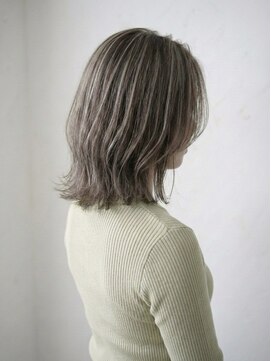 ニコリヘアワークス(nicori hair works) ミディアム×シフォンベージュ× レイヤー3