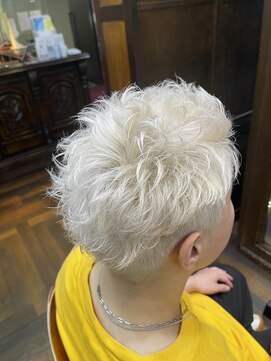 クワトロ オム 大阪梅田(QUATTRO HOMME) ハイトーンスパイキーショート