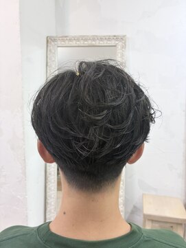 リンダエイト(LINDA eight∞) 束感毛流れセンターパート