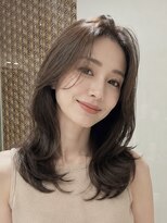 オアシスアヴェダ ザ・ペニンシュラ東京(OASIS AVEDA)&nbsp;大人セミロングレイヤー・長め前髪・グレージュ20代30代