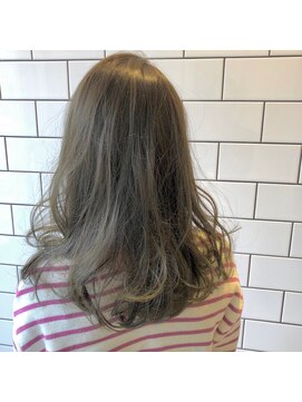 アルマヘアー(Alma hair by murasaki) エドルカラーで綺麗に染まるマットアッシュ