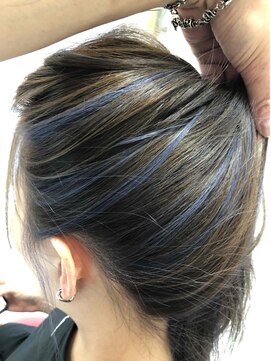 スクオーラ(scuola) アッシュグレージュハイライト