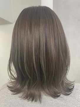 インビテーション(invitation) ハイライトカラー◎ブルーベージュ