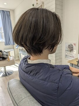 ガーデン バイ イル(GARDEN by illu Co.Ltd) 年代問わず人気なショートボブ×カーキブルー◇