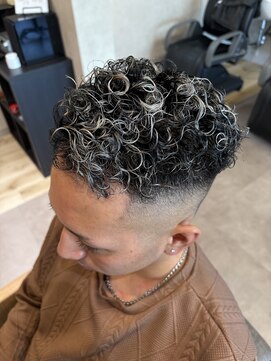 ルピナス 極道パーマ　シルバーメッシュ