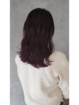 ニューカマー バイ ヘッドライト シブヤ(NEW COMER by HEADLIGHT shibuya) グレージュ×くびれレイヤーミディアム