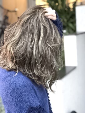 ルーナヘアー(LUNA hair) コントラストハイライト ブリーチ ボブ 10代20代30代40代50代