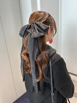 トリッカ シブヤ(TRICCA SHIBUYA)&nbsp;ハーフアップアレンジ/リボンヘア/お呼ばれヘアアレンジ/推し活