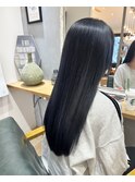 ブルーブラックの艶感ロング