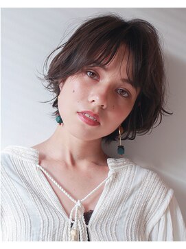 ナチュラル コレット(Natural collet) 長めセンターパートのニュアンスショート