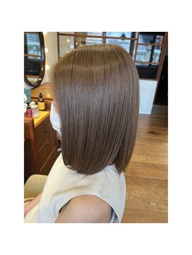 エルサフィロ キタハマ(el zafiro kitahama) 20×30×40代×ミディアム×艶髪×グレージュカラー