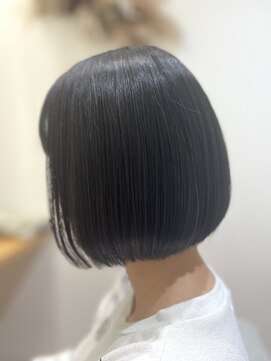 リリー 八千代台店(Lilly) 切りっぱなしボブ