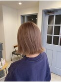 ミルクティーベージュ×切りっぱなしボブ