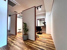 豊富な経験、たゆまぬ技術力・接客力の向上。磨き上げたスタイリストとの個室で話しやすいカウンセリング◎