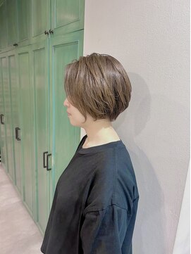 ヘアサロン ナノ(hair salon nano) 丸みショートボブ×白髪ぼかしグレージュカラー
