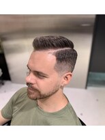 フランクスバーバーリザーブ 人形町店(FRANK’S BARBER RESERVE) サイドパート海外風/フェードカット/人形町H