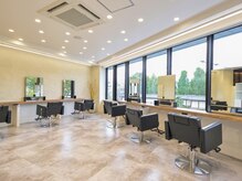 ルースト 京都駅前店(ROOST)の雰囲気（[人生が輝く]カットをするだけの場所じゃなく人生に寄り添う）