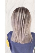 リー 京橋(Lee)&nbsp;［Lee京橋］店長今里 シルバーアッシュxバレイヤージュ