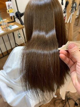 ホワイト(WHITE HAIR@NICOLA) 高濃度髪質改善