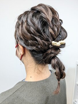 ビューティック ハラジュク(Hair&Make Beautique Harajuku) 編みおろしポニー