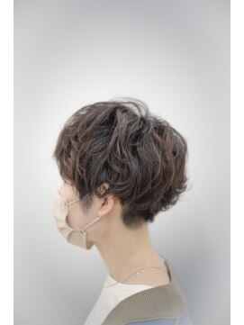 ビーヒアナウ N゜03 金沢駅西店(BE HERE NOW) 大人可愛い20代30代40代黒髪前下がりショートボブ丸みショート