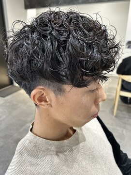 ヒュイル バイ ニアウ(Hwyl by Niau) メンズマッシュスペインカールスパイラルパーマニュアンスパーマ