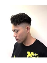 ジョイボックス(JOYBOX)&nbsp;スキンフェード×パーマ 30代40代50代