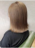 ブリーチなしミルクティーベージュ重めスタイル小顔外ハネロブ