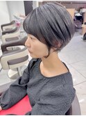 黒髪でも大人かわいい丸みショート