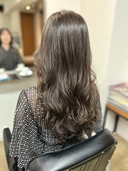 トゥワイス(twice)の写真/ダメージケアしながら美しいパーマを実現！あなたの髪を守りながら、素敵なスタイルを楽しんでみませんか？