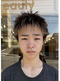 スパイキーショートメンズショートマッシュツーブロック刈り上げ