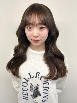 シア(sia) 韓国風くびれレイヤー髪質改善ダークブラウン小顔美髪20代30代