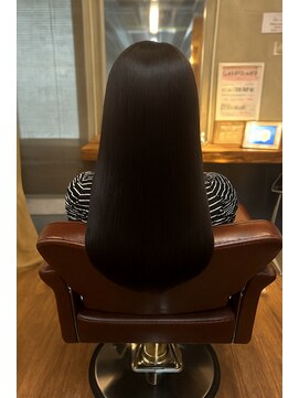 スローネ(THRONE) 縮毛矯正で艶髪／20代30代40代／新宿／髪質改善