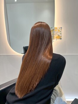 クオレア(CUOREA)の写真/もうクセで悩まない！触れてみたくなる程の潤い＆柔らかな「上質ストレート」で髪のストレスからさよなら！