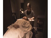 個室のシャンプー台でリラックスできる眠れるシャンプー台でおやすみください