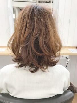 ブルース ヘアー デザイン サロン(BLUES Hair Design Salon) ミディアムレイヤー