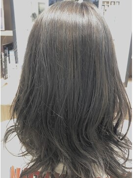 ディーボーイ 健軍店(D-BOY) ヘーゼルオリーブ