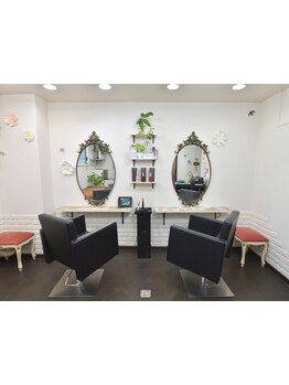 落ち着いた雰囲気が魅力の少人数サロン◇AMRITA hairで心地よいひとときを過ごしませんか？