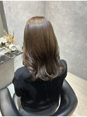 オリーブベージュ