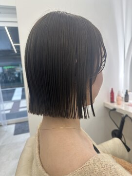 ネモネ バイ ミリー 梅田茶屋町(nemone by milly) 簡単可愛い◯切りっぱなしボブ オリーブグレージュ【梅田】