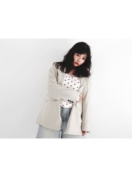 女性スタイリストならではの細やかな気配りと、トレンド×ファッションを取り入れたスタイルをご提案！