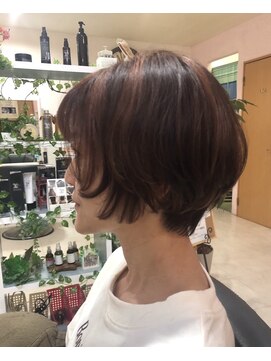 ドゥ スタイル 三国ヶ丘店(Duex Style) 癖を活かした大人可愛いショートボブ　×白髪ぼかしダブルカラー