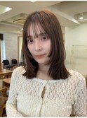 ミディアム　レイヤー　カット　顔周り　似合わせ