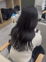 アンドルトワ(and Lutowa) 艶感ダークグレージュ