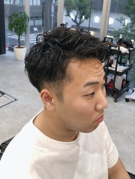 フランクスバーバーリザーブ 人形町店(FRANK’S BARBER RESERVE) ツーブロックパーマスタイル