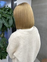 アンバー(UMBER)&nbsp;ブロンドカラー　全頭ブリーチ