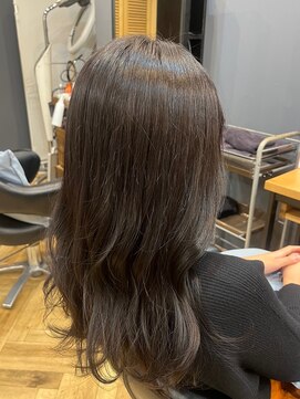 アルター(aL ter) グレーベージュ［黒髪/レイヤーロング/前髪パーマ］長野