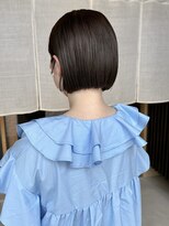 イニ(ini)&nbsp;関川　ぱつっと切りっぱなしボブ