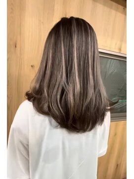 ティアドライブ(Salt concept Tear Drive) ハイライトバレイヤージュ